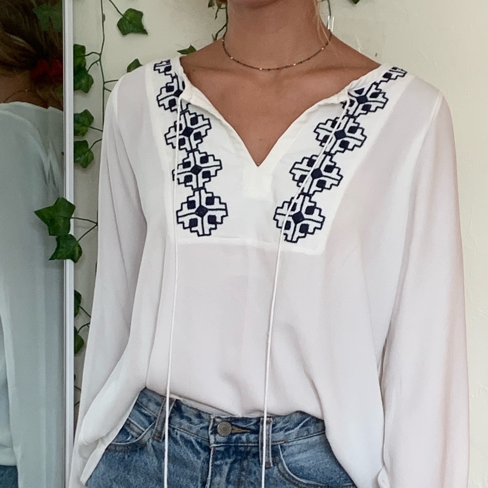 Flowy white top from hollister